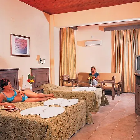 Club Tropical 3* Konaklı