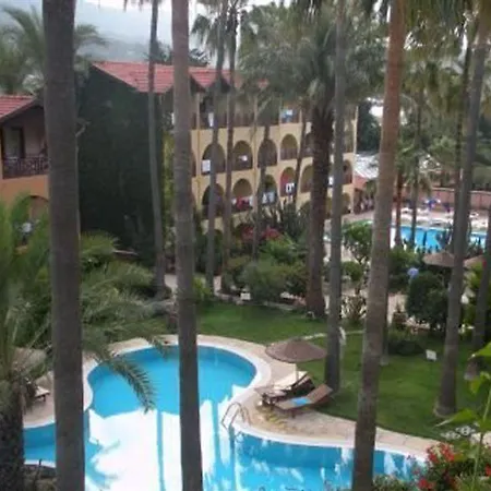 Hotel Club Tropical Konaklı